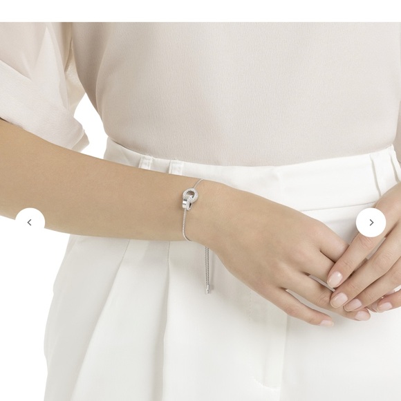 Dextera bracelet
Interlocking loop, White, Rhodium plated - Picture 5 of 5